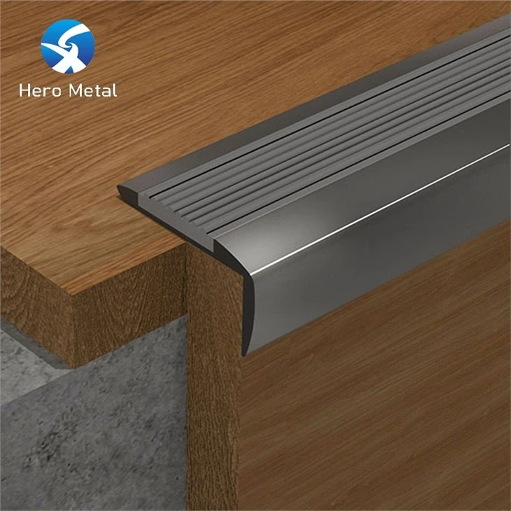 nariz de escalera de madera